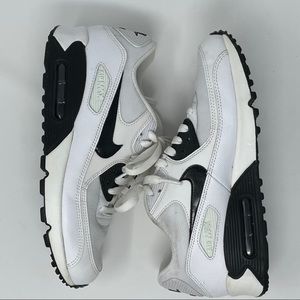 Nike Womens Air Max 90 Essential White Black